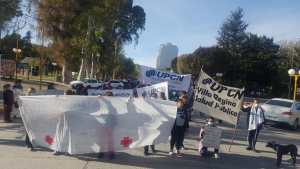 Trabajadores del hospital de Villa Regina cumplen la tercera jornada de paro