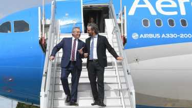 Alberto Fernández arribó al Aeropuerto Internacional Charles de Gaulle minutos antes el mediodía en Francia (las 6.57 hora argentina). Foto Presidencia. 
