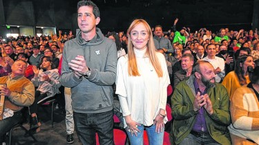 De Pedro y Anabel Sagasti, en la reunión del PJ en Mendoza.