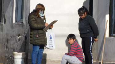 En Ramos Mexía, los censista comenzaron a recorrer la localidad después de las 9 horas. Foto: Nativa FM.