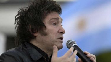 Milei fue criticado por utilizar los pasajes de la Cámara de Diputados.