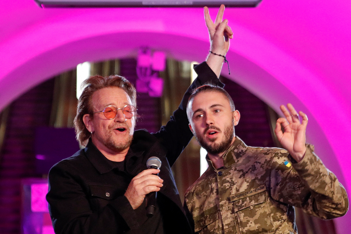 Bono y un concierto sorpresa en Kiev. 