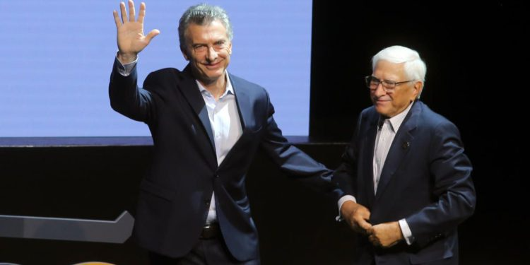 El expresidente Mauricio Macri junto al extitular del Indec, Jorge Todesca. Foto archivo. 