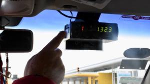 Ya está vigente el aumento del 30% de la tarifa de taxis y remises en Neuquén
