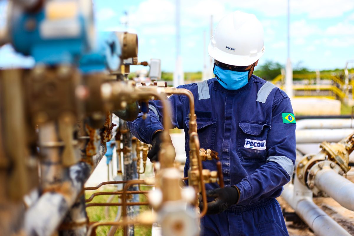 La firma nacional Pecom selló una alianza con Alchemy Sciences para aplicar soluciones de tecnología química que mejoren los pozos petroleros.