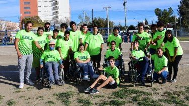Un grupo de atletas de la escuela EDEA, representarán a Río Negro en tres competencias patagónicas. Fotos Andrés Maripe.