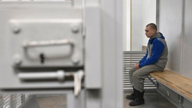 Ucrania: condenan a cadena perpetua a un soldado ruso acusado de crímenes de guerra. Foto: AFP- Télam 