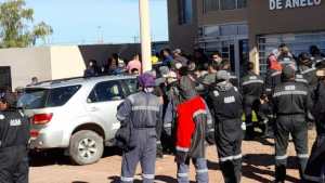 Trabajadores de la construcción protestaron frente al municipio de Añelo