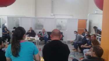 La charla se llevó a cabo ayer al mediodía. Foto gentileza