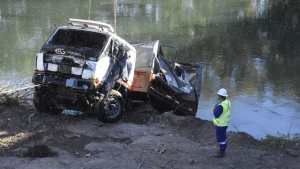 Lograron retirar el camión que cayó del Tercer Puente