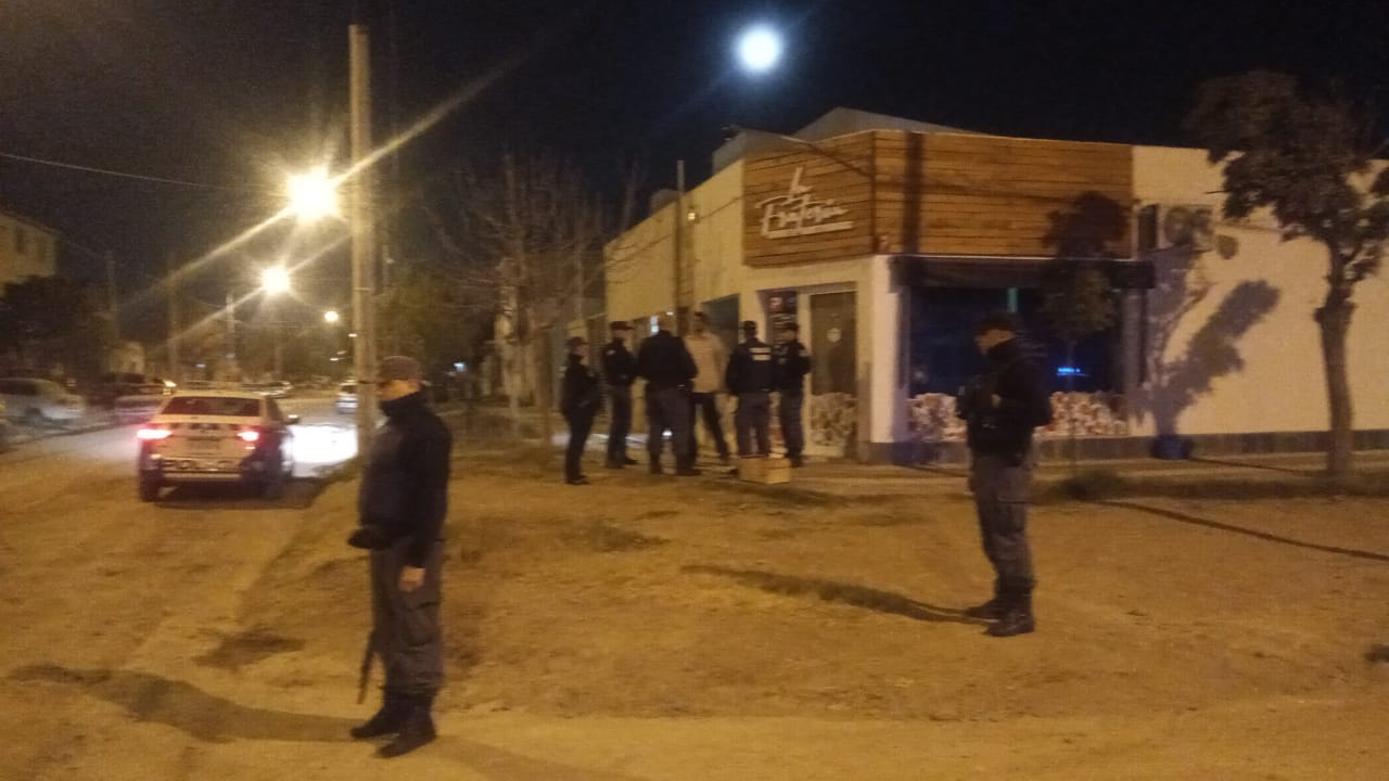 Anoche intentaron linchar a un hombre en barrio Nuevo, de Neuquén. (Gentileza).-