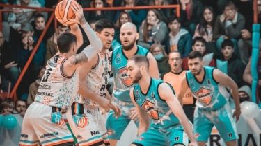 Depo Viedma sigue vivo en las finales de conferencia y va por más. (Foto: Prensa Zárate)