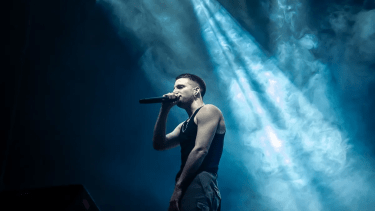 Wos compartirá el escenario con No te Va Gustar y Las Pastillas del Abuelo en el tercer día de la Fiesta. 