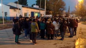 Vecinos se movilizaron para reclamar por la designación de médicos permanentes en Godoy