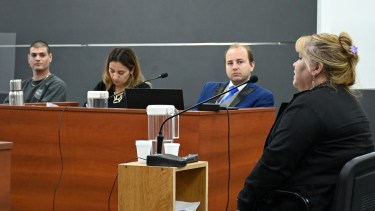 A la izquierda el imputado Bruno Martín junto a su defensor Rafael Cuchinelli (Florencia Salto) 