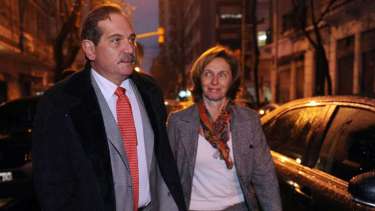 La esposa de Alperovich aseguró que detrás de estas causas hay alguien que le quiere hacer daño a la familia.