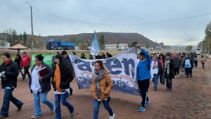 Marcharon exigiendo mejores condiciones de seguridad para el estudiantado de Añelo