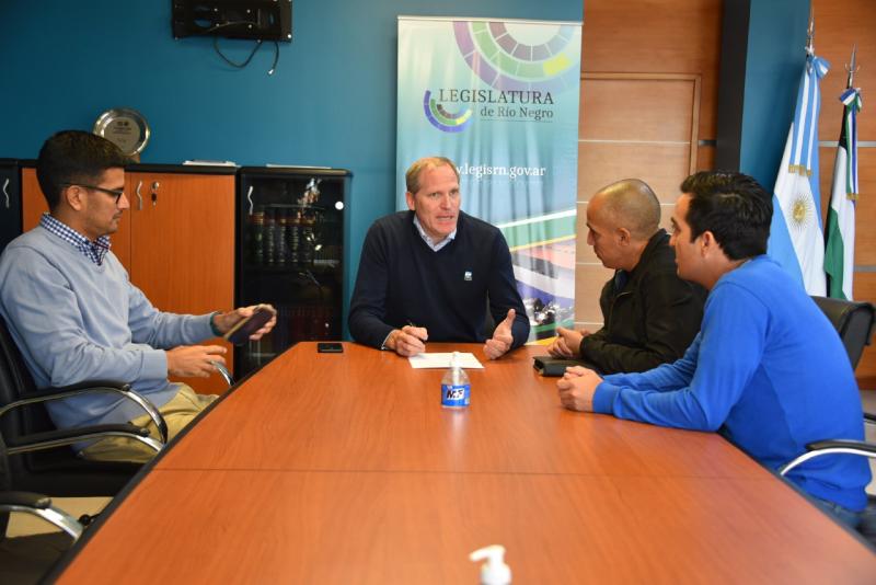 El acuerdo se firmó en el despacho del presidente del cuerpo. Foto: gentileza.