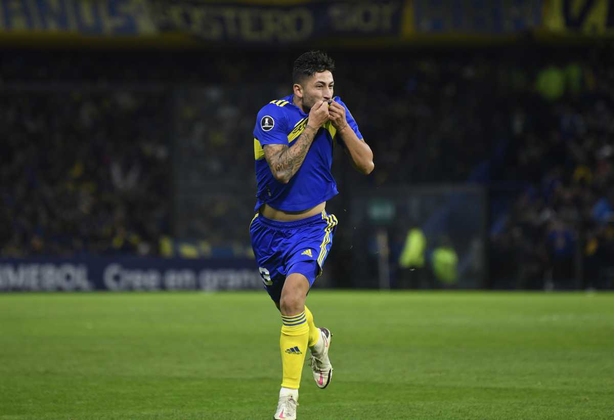 Varela tuvo otra noche destacada y metió el gol del triunfo. (Foto: AP)