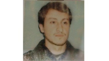 Piden la colaboración de la comunidad para dar con el paradero de un hombre en Roca.