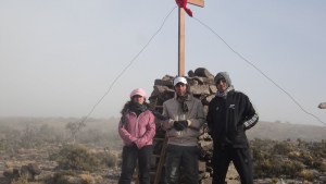 Un lugar donde honrar a las víctimas de la tragedia aérea de Sol: así iniciaron el camposanto