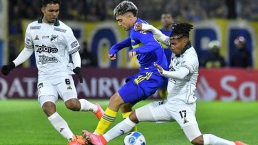 Zeballos estuvo muy activo en la primera mitad, pero como a todo su equipo le faltó contundencia. Después apareció Varela y Boca cumplió el objetivo. 