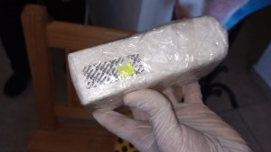 Seguirán presos dos hombres que en una persecución tiraron una mochila con cocaína en Bariloche