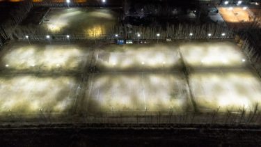 Las seis canchas ubicadas en el complejo ahora estarán iluminadas. (Foto: Club Deportivo Roca)