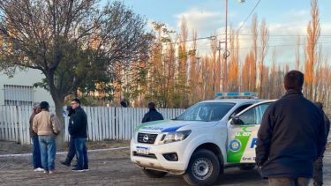 Fiscales y policías trabajan en el lugar del asesinato. Foto: Gentileza