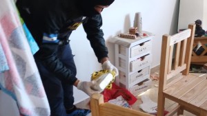 Detienen a dos hermanos que lideraban una banda que vendía cocaína y marihuana, en Regina