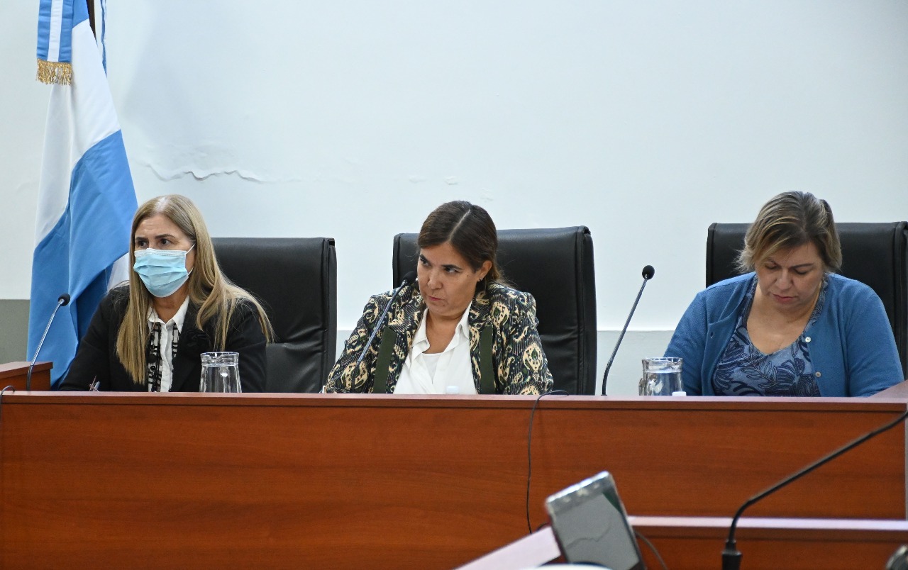 Las tres juezas del tribunal: Rita Lucia, Alejandra Berenguer y Sonia Martin. (Florencia Salto) 