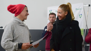 Familas de Viedma recibieron sus certificados como emprendedores