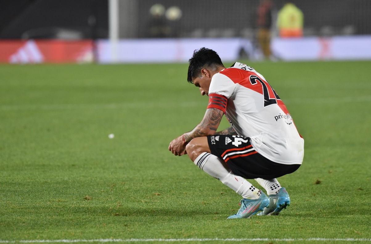 Enzo Pérez no tuvo un buen partido como varios de sus compañeros y River fue eliminado por Tigre. 