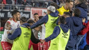 Copa de La Liga: Argentinos dio la sorpresa y eliminó a Estudiantes de visitante