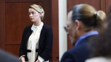 Tanto Amber Heard como Johnny Depp han seguido el juicio de manera presencial.-