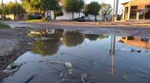 Imagen de Confirman una esperada obra en Roca que descomprimirá el sistema cloacal de calle La Plata