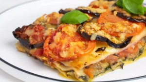 Lasaña con espinaca, berenjena y jamón