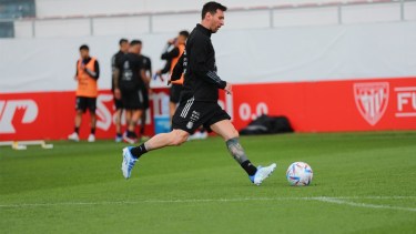Lionel Messi en los entrenamientos de Argentina en Bilbao. Fotos: prensa selección (@tatografias)