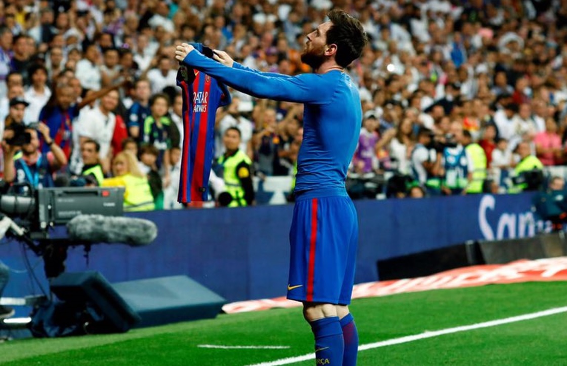 Lionel Messi y un festejo que quedó en la historia. Ahora, subastaron esa misma camiseta. 