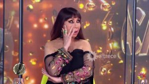 Moria Casán fue protagonista de un acto del 25 de Mayo en una escuela de Roca