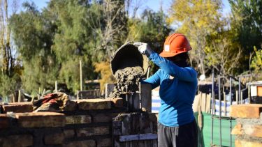 Mi Pieza: cómo pueden acceder mujeres de barrios populares a fondos para reformar su casa