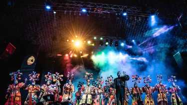 Con “La involución de las especias”, Agarrate Catalina obtuvo el segundo puesto en la competición oficial del carnaval montevideano de este año.