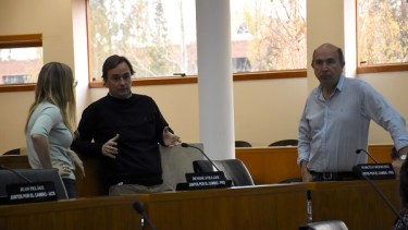 Denisse Stillger (PRO), Juan Peláez (UCR) y Marcelo Bermúdez (PRO) en el Deliberante de Neuquén ( foto Matías Subat)