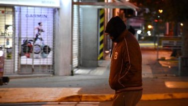 El abrigo es necesario para pasar los próximos días. Foto: Matías Subat.-