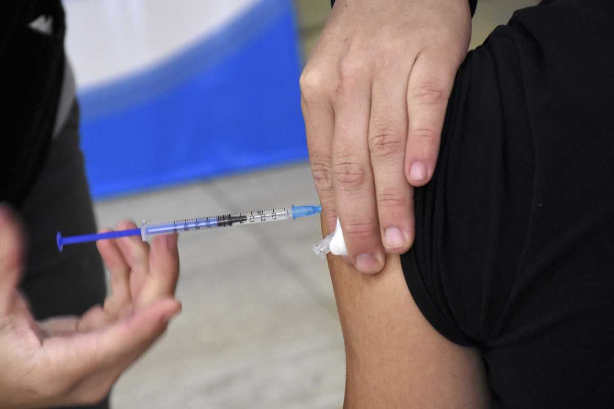 Lugares y horarios para vacunarse contra el Covid en Neuquén Foto: archivo