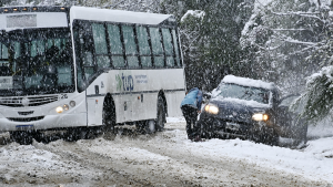 La nieve causó complicaciones en sectores de Bariloche