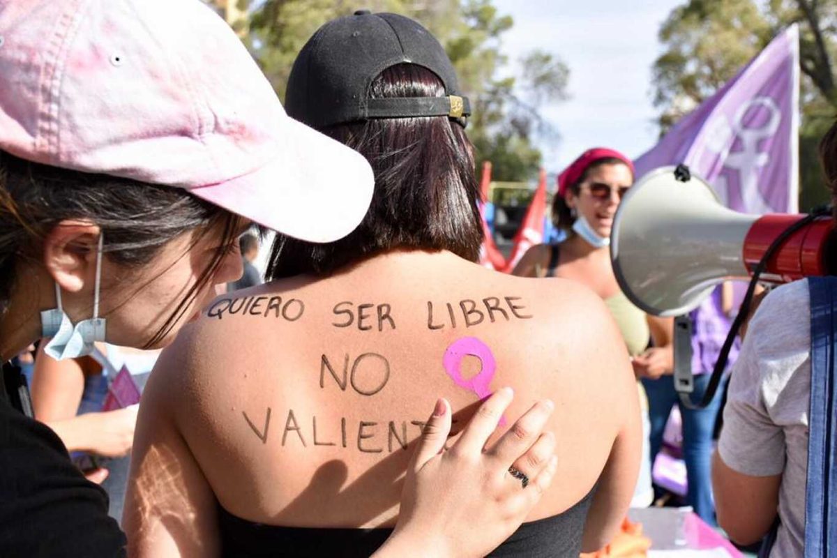 Por situaciones de violencia de género se puede llamar al 144 todos los días, gratis y desde cualquier parte del país. (Foto archivo/Juan Thomes)