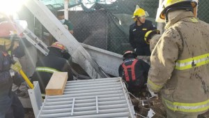 Un trabajador fue aplastado por un pesado poste de hormigón en San Patricio del Chañar
