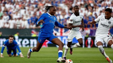 Aribo abrió la cuenta para Rangers contra Frankfurt en la final de la Europa League. Foto: AP