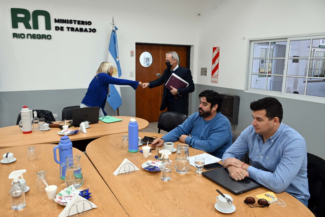 El encuentro se realizó en el Ministerio de Trabajo de la provincia. Foto: Marcelo Ochoa.